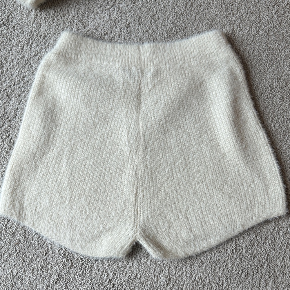 Cozy Cream Sweater and Shorts F-Off Set - Picture 4 of 6